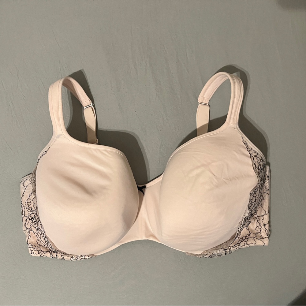 Light pink with lace cacique bra 44g